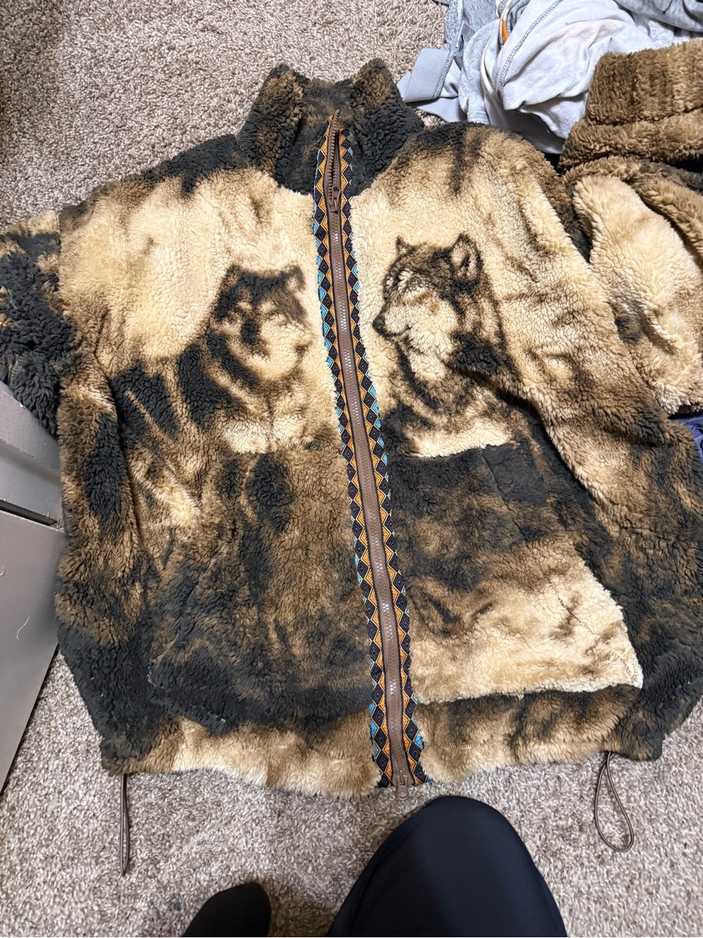 Faux Fur Wolf-Print Zip Jacket - Brown BDG Urban Outfitters - Picture 4 of 4